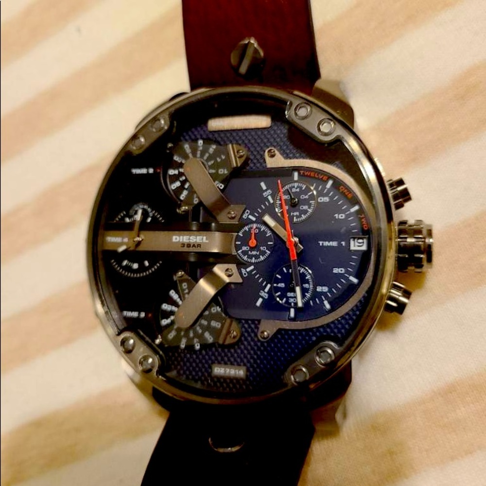 Mens Diesel watch! Never been worn!!